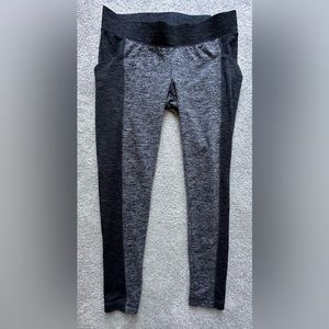 A Pea In The Pod Under the Bump Gray Leggings. Size small.